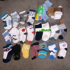 Lot / Bundle of toddler socks!